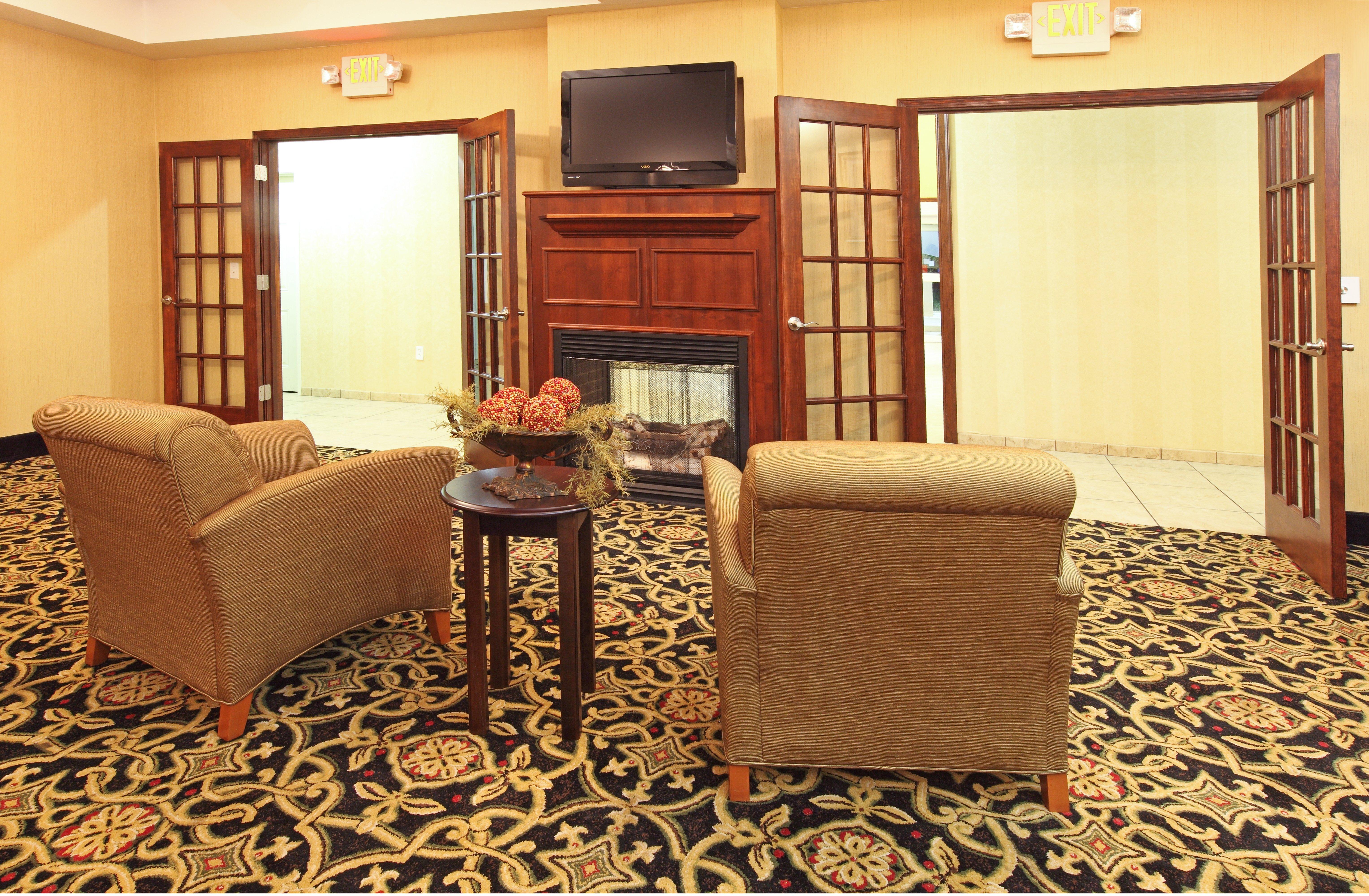 Holiday Inn Express Hotel & Suites Clarksville Extérieur photo