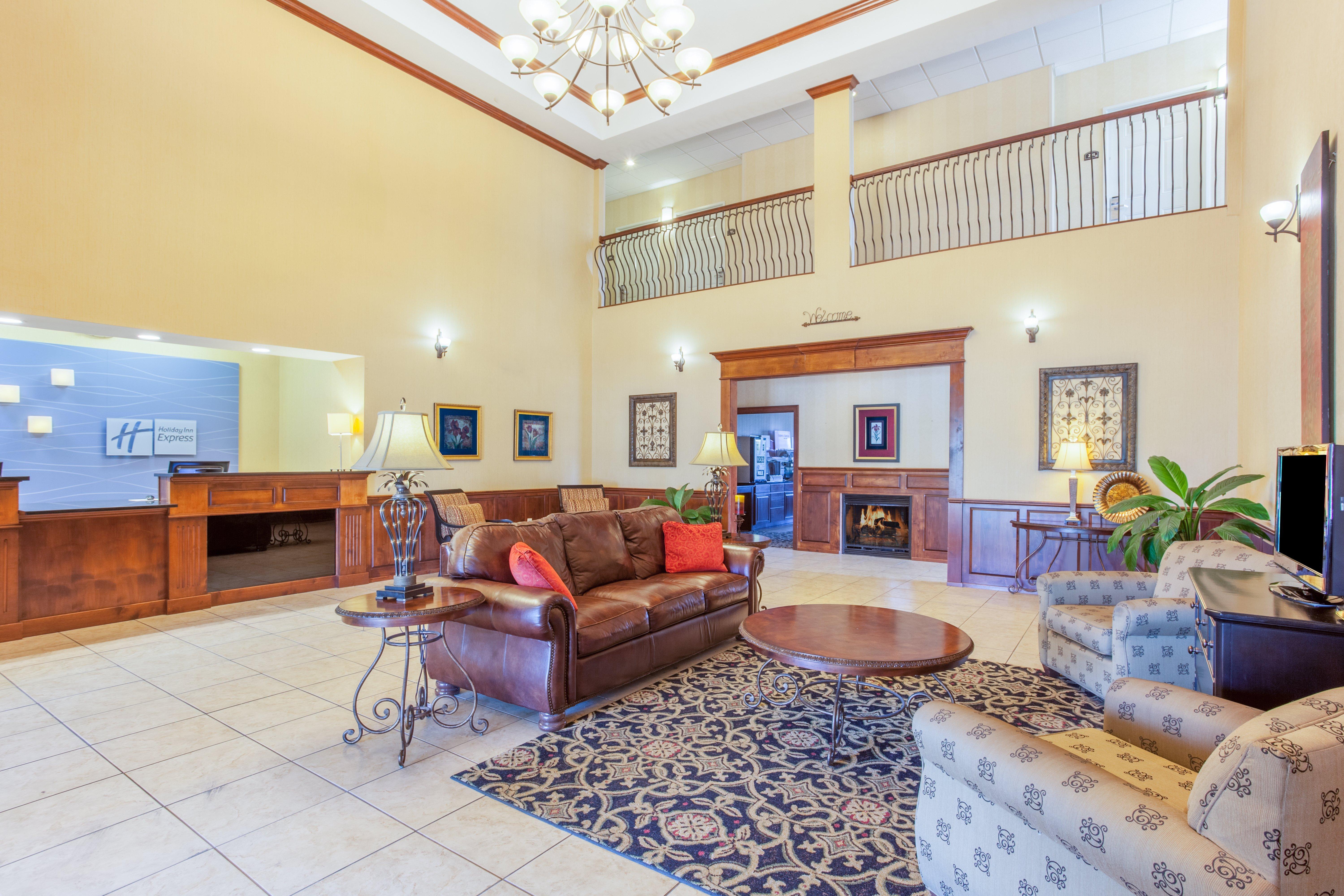 Holiday Inn Express Hotel & Suites Clarksville Extérieur photo