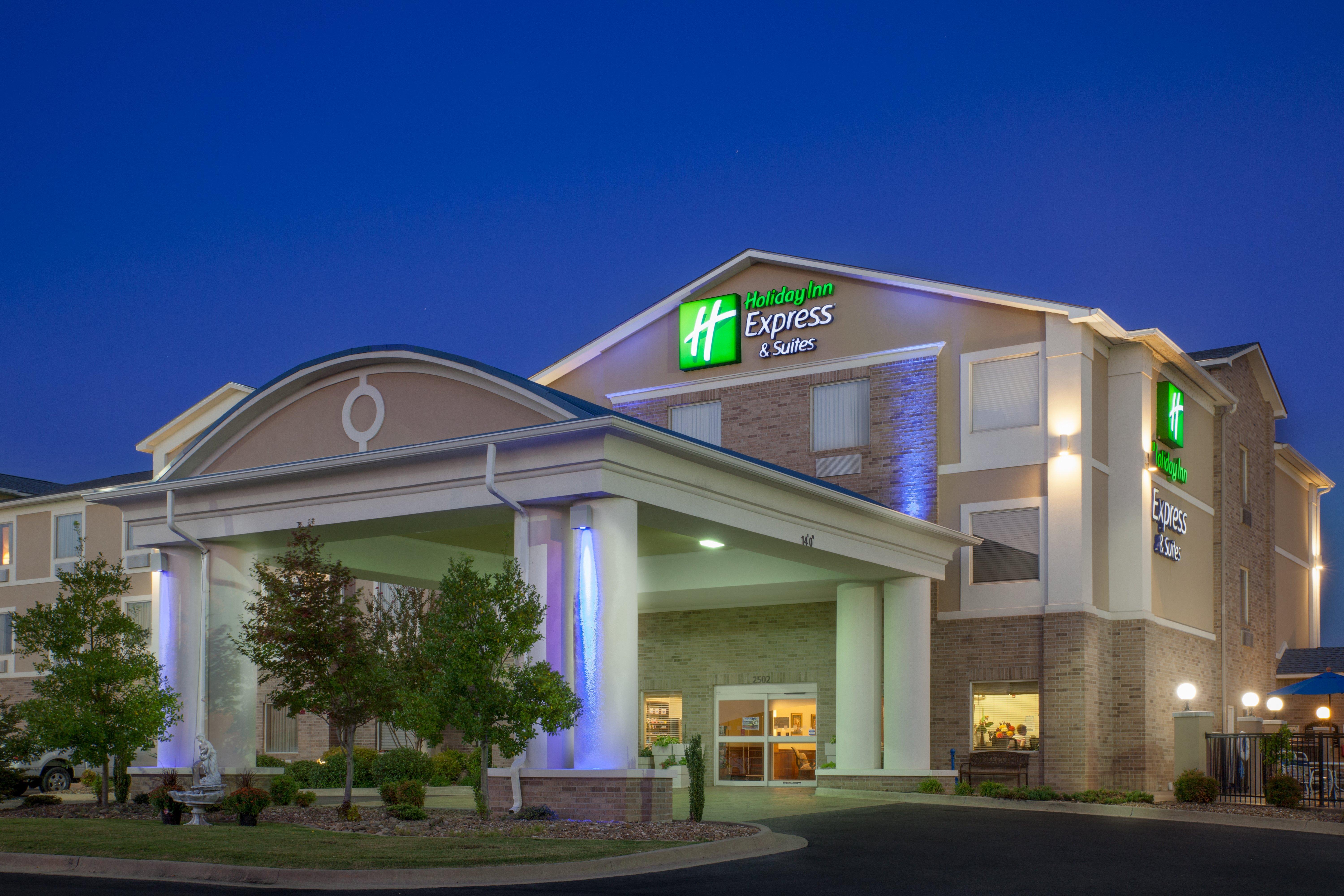 Holiday Inn Express Hotel & Suites Clarksville Extérieur photo