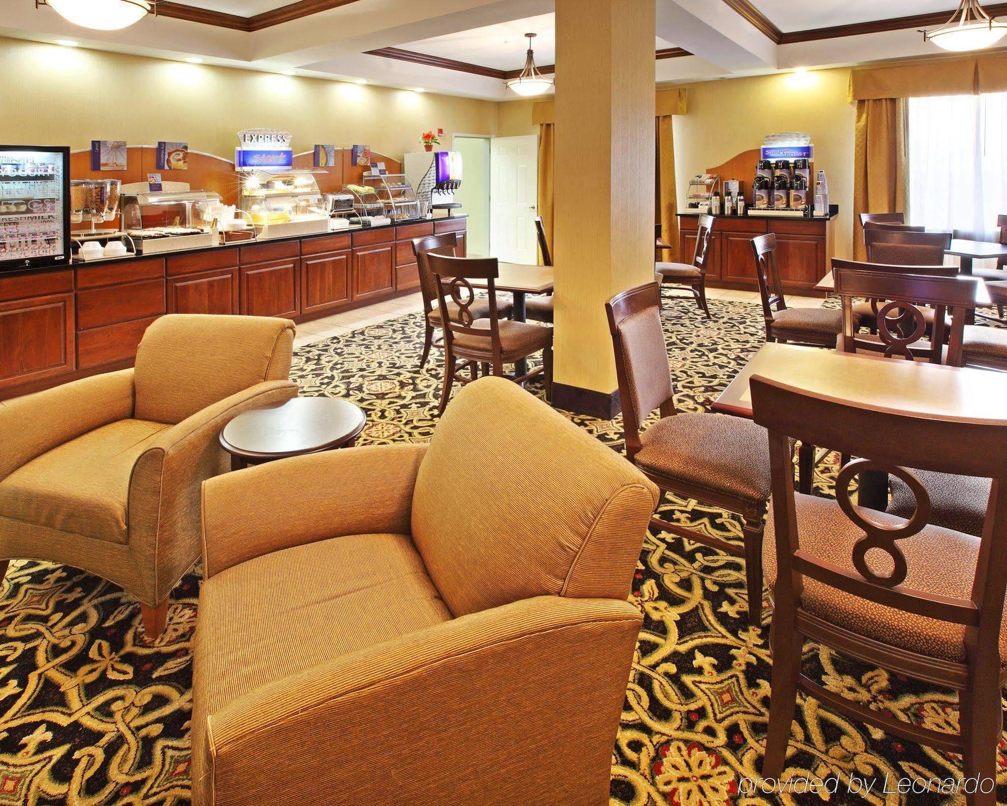Holiday Inn Express Hotel & Suites Clarksville Extérieur photo