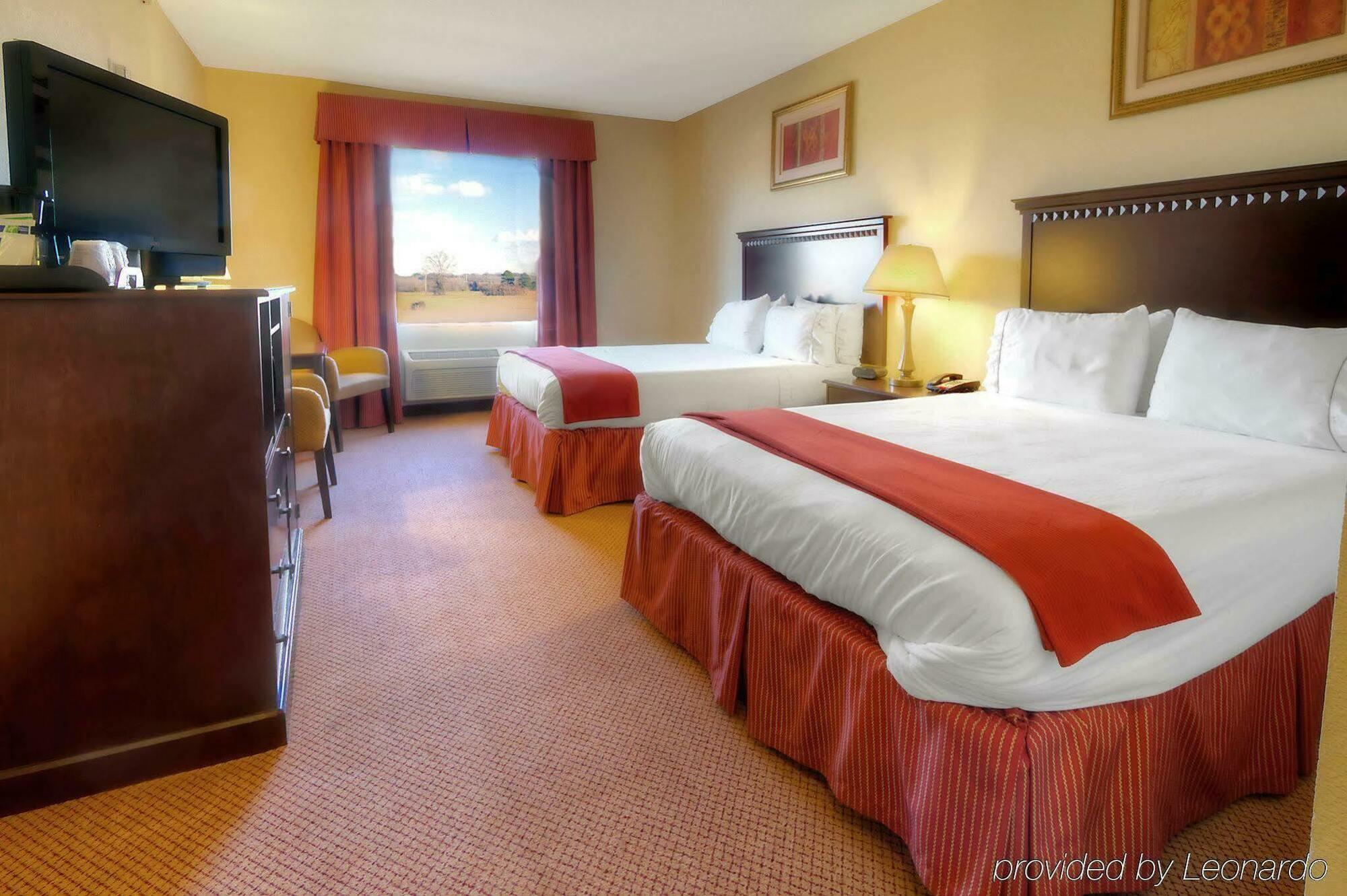 Holiday Inn Express Hotel & Suites Clarksville Extérieur photo