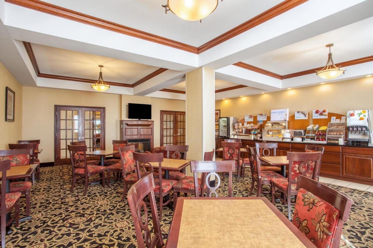 Holiday Inn Express Hotel & Suites Clarksville Extérieur photo