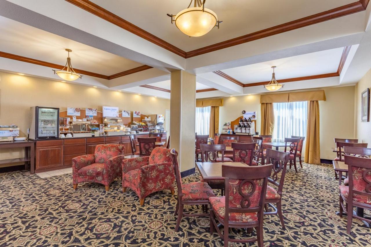 Holiday Inn Express Hotel & Suites Clarksville Extérieur photo
