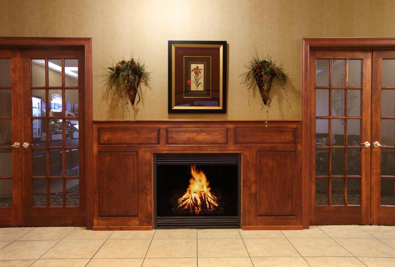 Holiday Inn Express Hotel & Suites Clarksville Extérieur photo